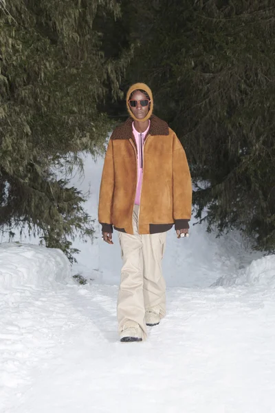 Look 29